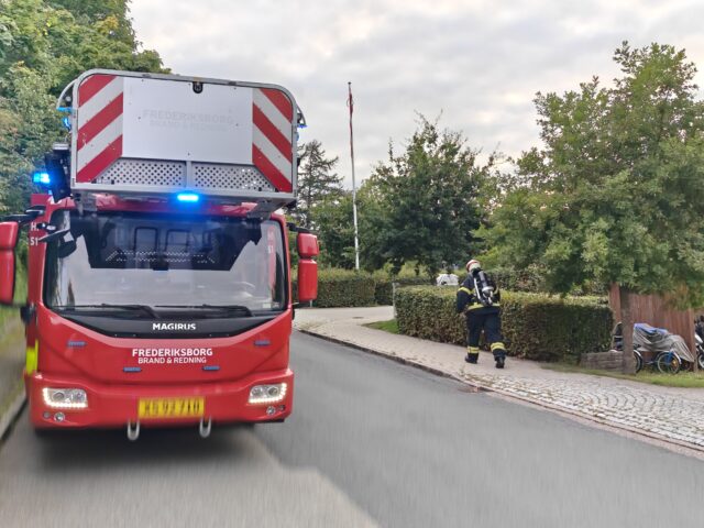 Brand på plejehjem i Hillerød: Beboer tilset af ambulance
