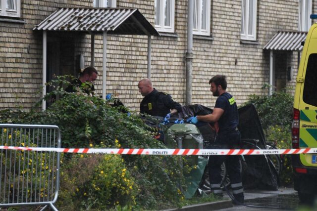 Person begår selvmord foran redningsmandskab