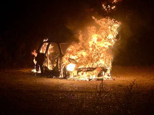 Vojens: Bil går op i flammer