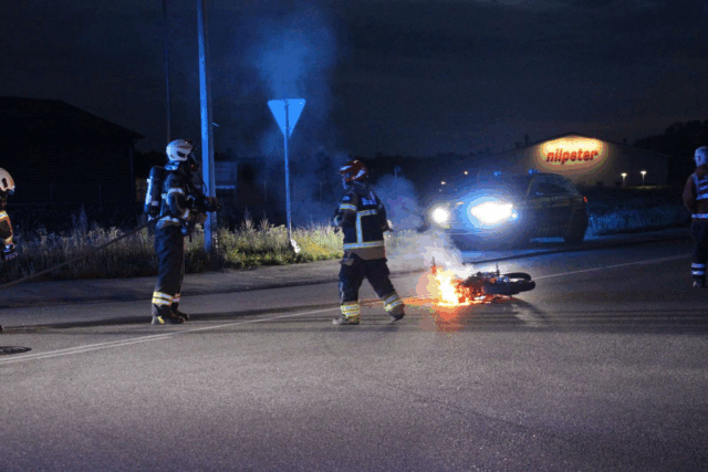 Ulykke i Slagelse antænder brand – Flere ambulancer fremme