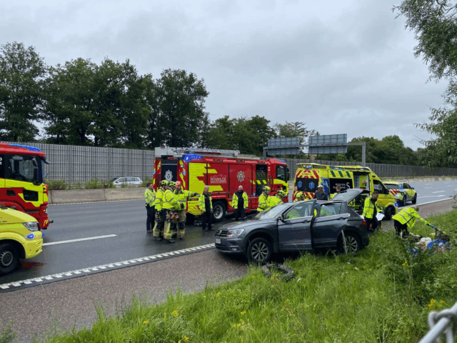 Motorvej spærres nu i fire timer: Kvinde svæver mellem liv og død