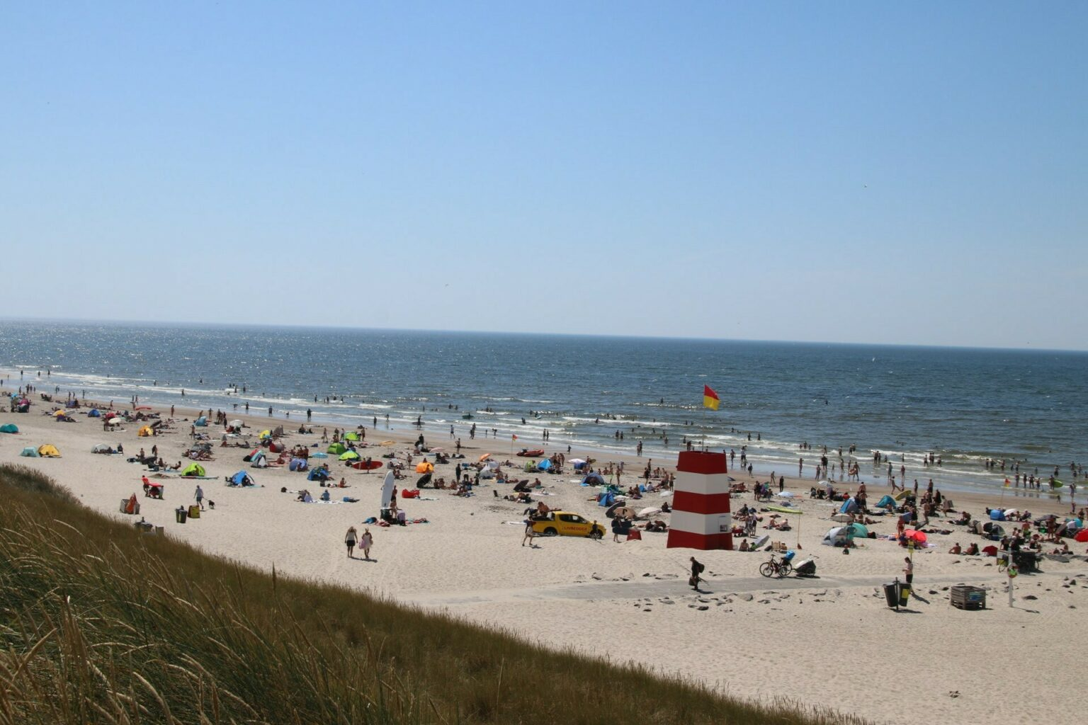 tøj på strand