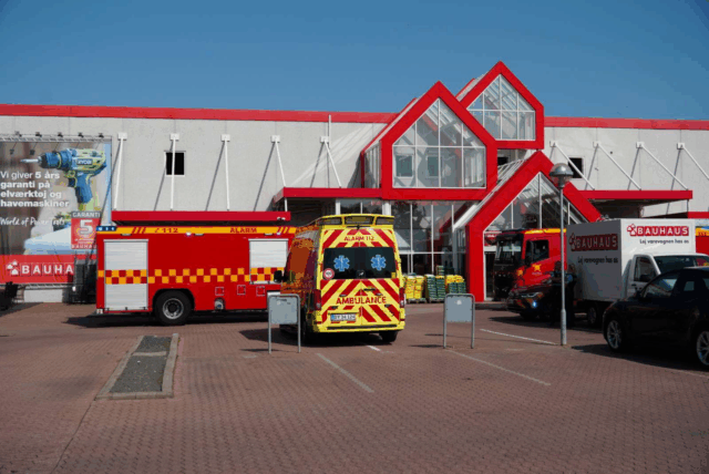 Forretning centrum for drama: Bauhaus-medarbejdere ringer 112