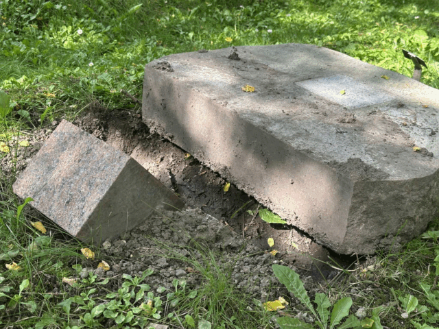 Muslimske gravpladser vandaliseret: Hovedparten udsat for massivt hærværk