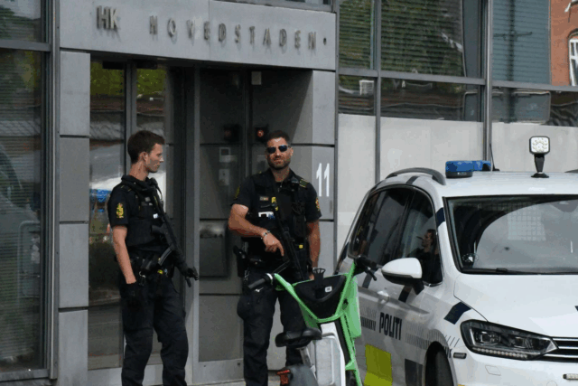Politi med automatvåben på Københavns Universitet: ‘Mistænkeligt forhold’