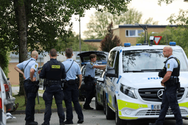 Aarhus: ‘Ambulance og læge blæser afsted’