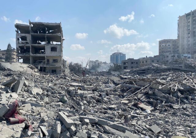 Trump vil forvandle Gaza: Palæstinensere lokkes væk med 32.000 kr. i hånden