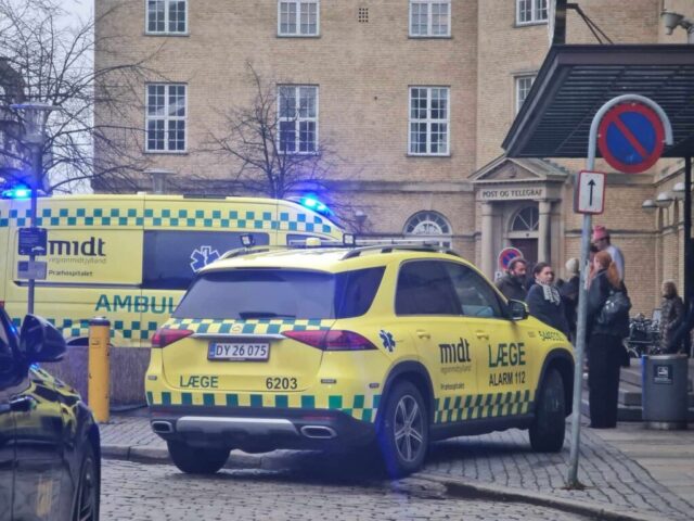 Dansk reality-stjerne falder om på banegården: Ramt af hjertestop