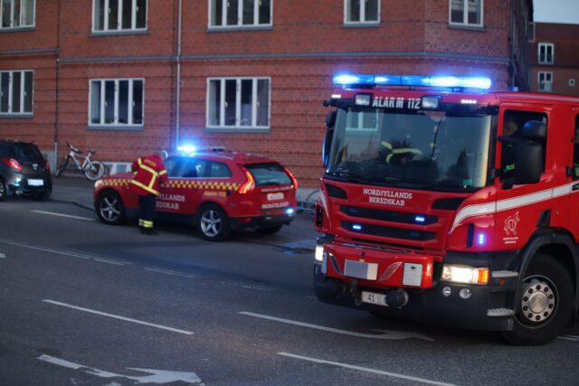 Ejendom evakueres: ‘Følg vores anvisninger’