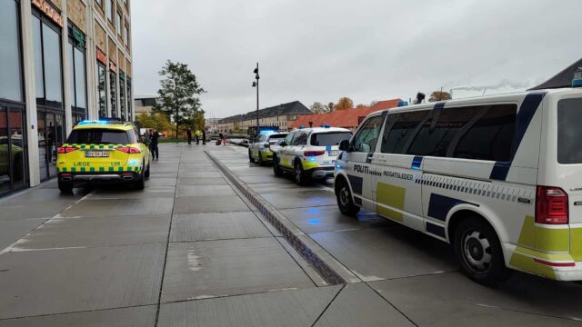Mand fundet død ved hotel: Stor efterforskning i gang