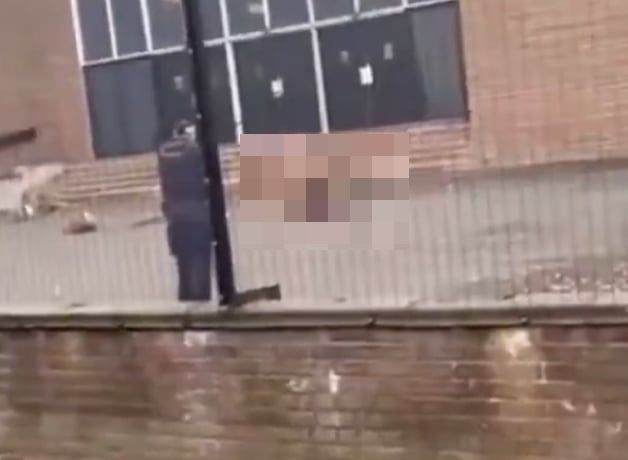 Begår blodigt terrorangreb i synagoge: Her er hans navn og billede