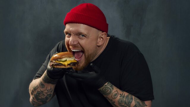 Casper Drømmes burgerbar måtte lukke efter få dage: Nu vælter kunderne atter ind