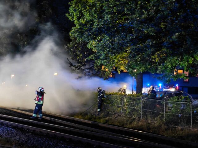 Voldsomme flammer opslugte flere biler ved station