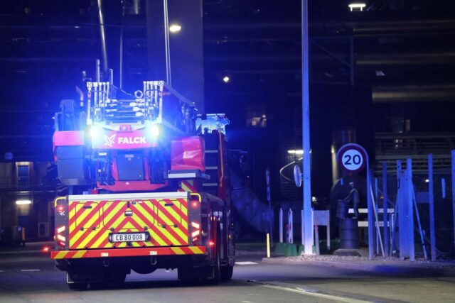 Brandvæsenet fremme ved virksomhed