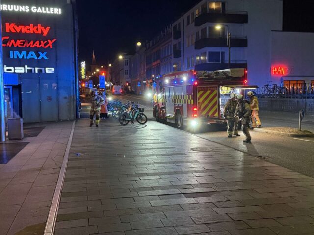 Brandvæsenet rykker ud til brand ved shoppingcenter