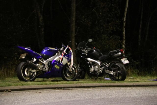 To motorcyklister i uheld: Smadre i jorden