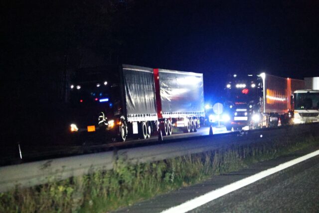 Køen snegler sig forbi uheld på motorvejen