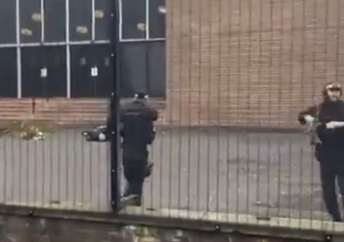 Kæmpe drama foran synagoge: Blodet flyder