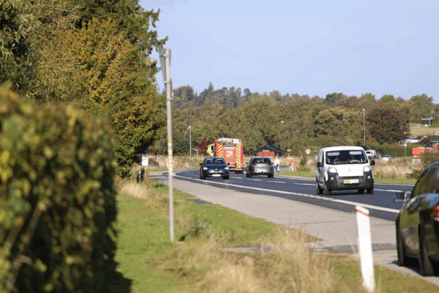 Brand i ejendom skaber trafikproblemer