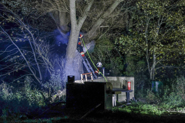 Svendborg: Brand bryder ud i træ