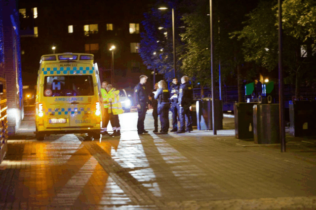 Haster ud efter melding om person i vandet
