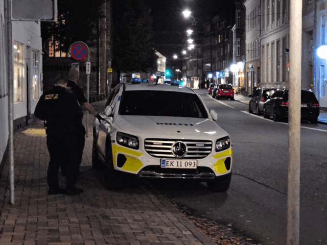 Politiet rykker ud til slagsmål i centrum: Flere unge involveret