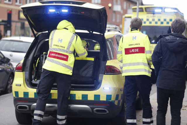 Drama på Amager: ‘En del mennesker står og kigger på’