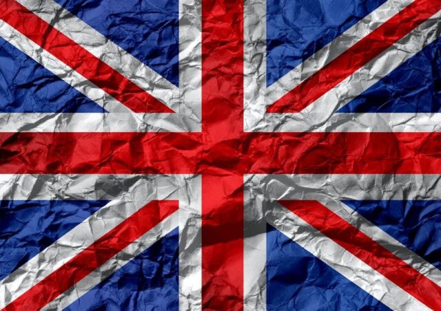 Britisk prins beskyldt for voldtægt af 17-årig: Frasiger sig titler
