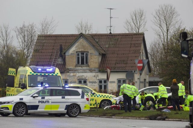 Cyklist død efter påkørsel af lastbil