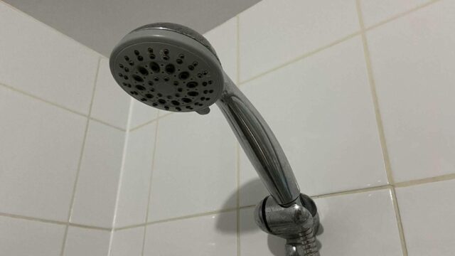 Mand tog 5 minutters bad: Kostede ham 3.100 kroner