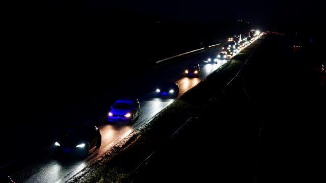 Midt i morgentrafikken: Massiv kø på motorvejen efter ulykke