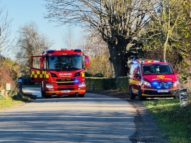 Brandvæsen rykkede ud til ild i skur