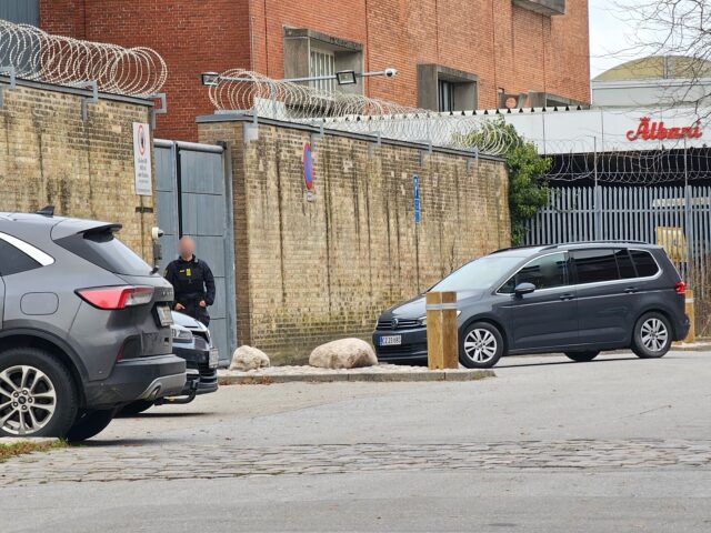 Bombetrusler og knivoverfald: Udvist igen, igen, igen, igen, igen og igen