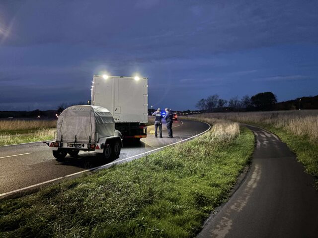 Bomberyddere på vej til alvorlig hændelse: ‘Der er tilskadekomst’