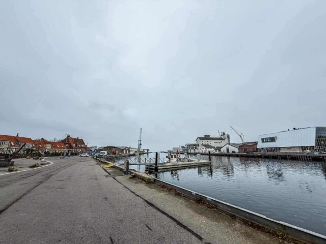 Kvinde voldtaget på havn i nat: ‘Gode overvågningsbilleder’