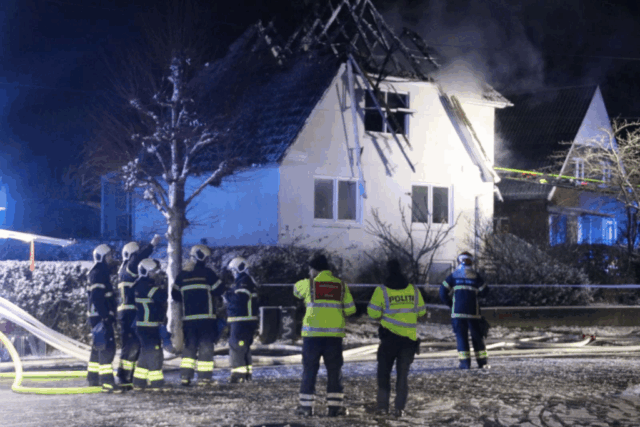 Brandvæsenet trækker livløs mand ud af villa: ‘Erklæret død’