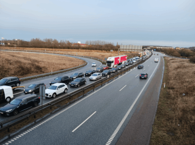 Mandskab massivt til stede på motorvej: Voldsomme scener i morgentrafikken
