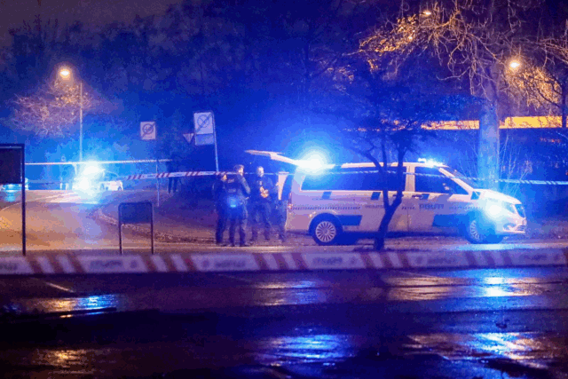 Kæmpe afspærring: 17-årig overfaldet med bat og kniv