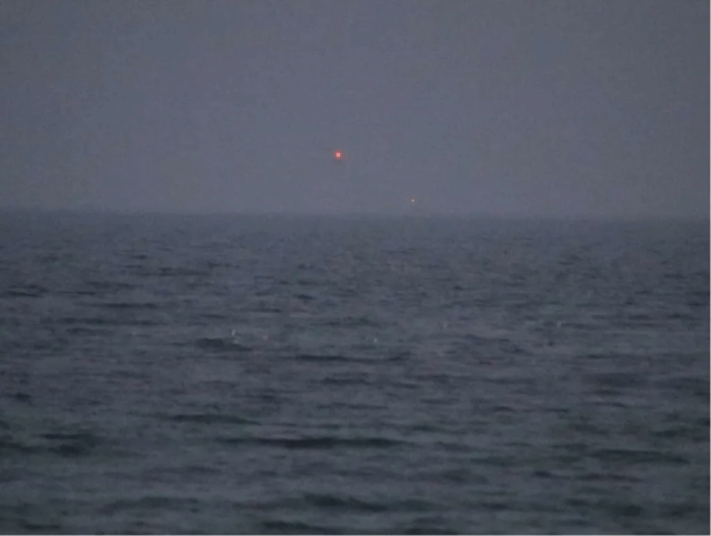 Kædes sammen med Rusland: To tankskibe står i flammer på havet