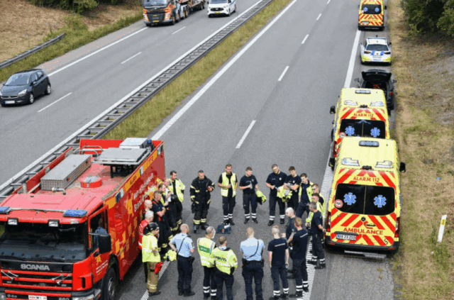 Vanvittigt skyderi på motorvej