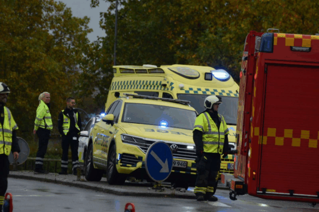 Vigtpligtsulykke: Én i kritisk tilstand efter sammenstød med lastbil