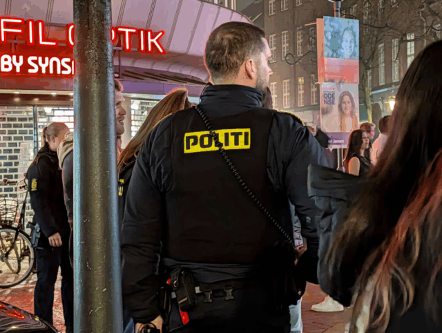 Kaos på J-dag: Tre rumænere amok midt i byen – politi ved hospitalet