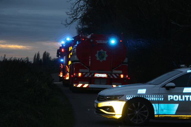 Mistænker forbrydelse: Ubeboet gård ramt af voldsom brand