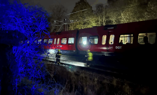 22-årig kravlede op på taget af tog: Så gik der ild i ham