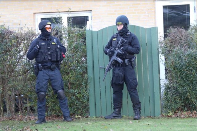 Voldsomme scener: Skudt i hovedet