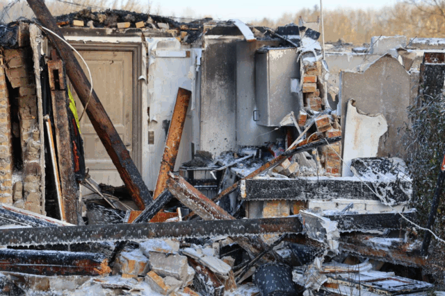 Sørgelige billeder: Hjem i ruiner over natten