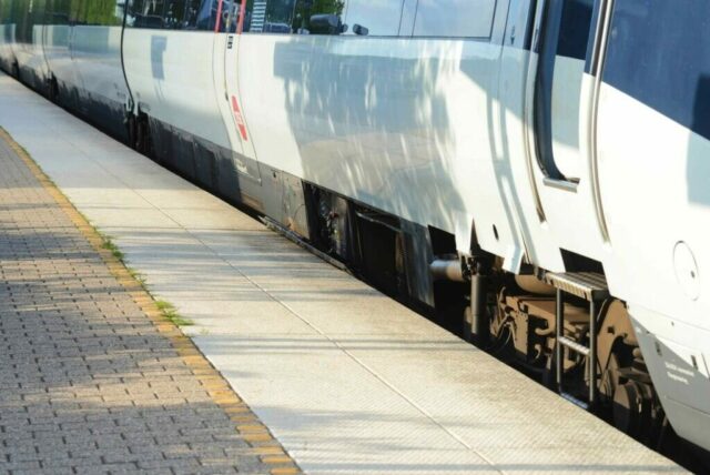 Lokomotivfører ringer til politiet efter blodig hændelse