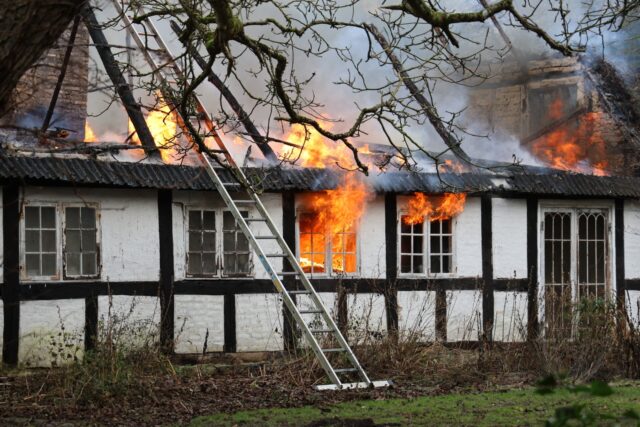 Hus brænder helt ned: ‘Der er intet tilbage’