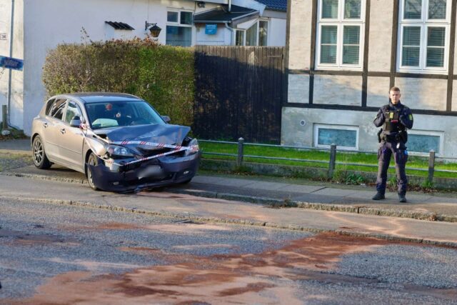 Kaos efter hårdt frontalt sammenstød