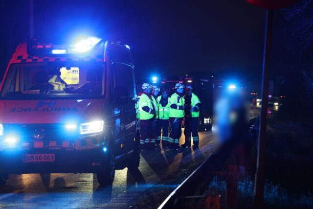 Motorvejsfrakørsel helt spærret efter to uheld